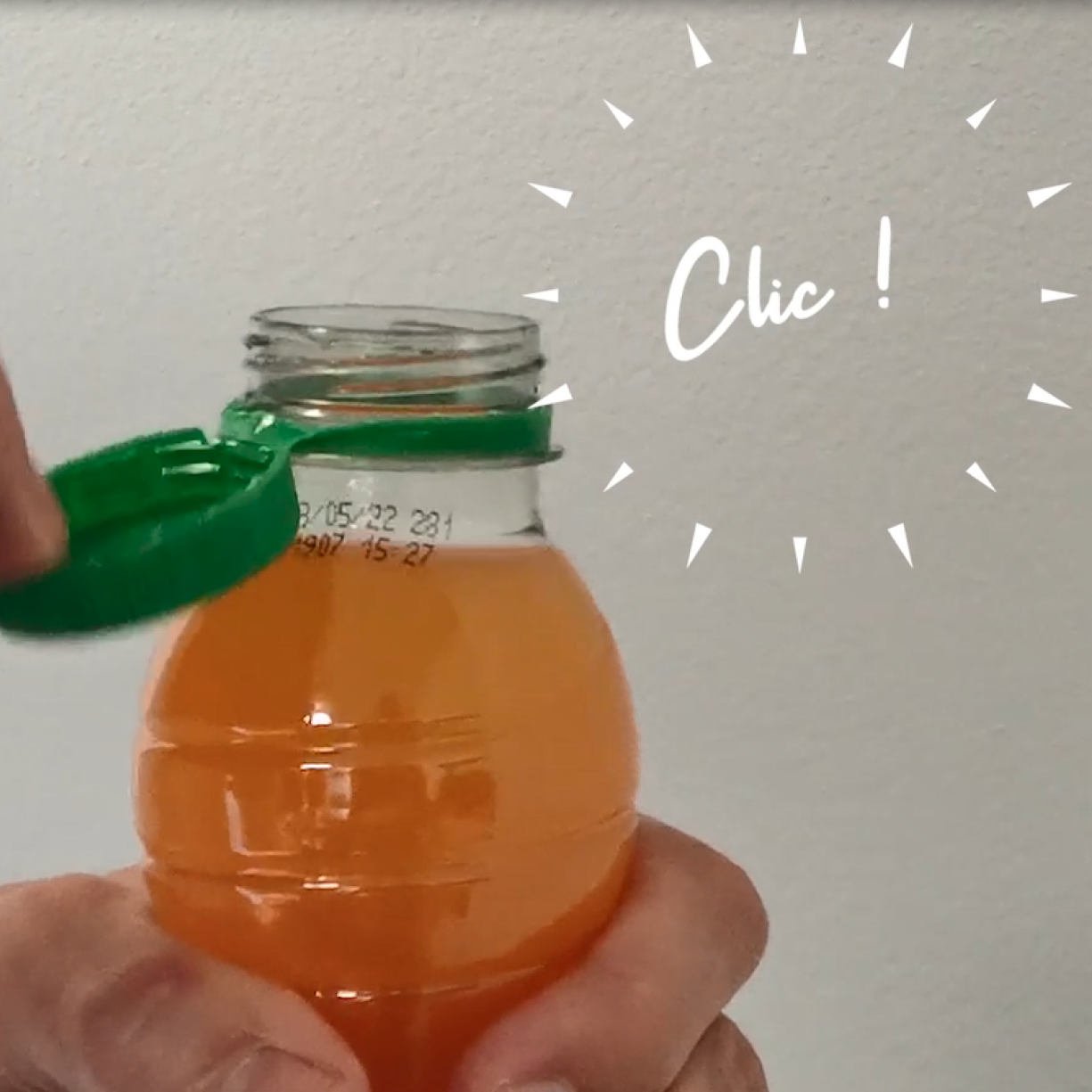 Refresco lance sa bouteille avec le bouchon attaché conditionné en process aseptique, une